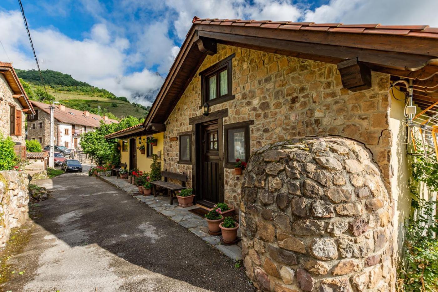 Camaleño Apartamentos Rurales Los Picos De Redo מראה חיצוני תמונה